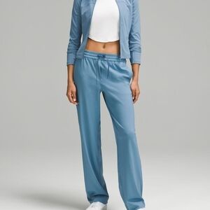 Lululemon Straight-Leg Mid-Rise Luxtreme Women's Pant - L